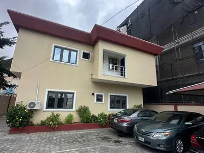 3 Bedroom Flat Upstairs — Lekki, Lagos