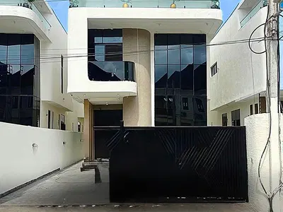 Contemporary 5 Bedroom Detached Duplex with En-Suite Tooms — Lekki, Lagos
