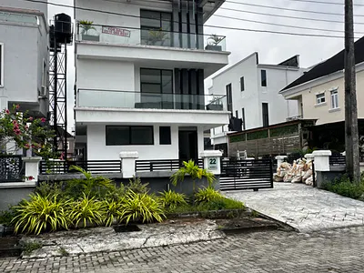 Gorgeous 5 Bedroom Duplex Within a Prime Estate — Lekki, Lagos