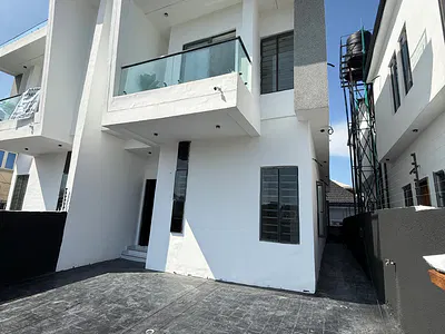 Newly Built 4bedrooo Duplex with BQ — Ajah, Lagos