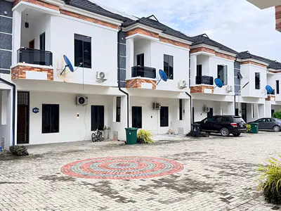 Jaw Dropping Luxurious 4 Bedroom Terraced Duplex — Lekki, Lagos
