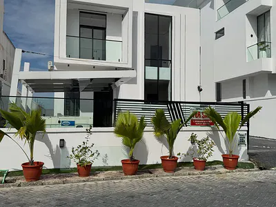 5 Bedroom's Fully Detached — Lekki, Lagos