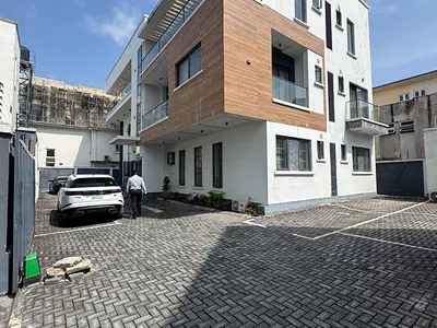 1 Bedroom Apartment with Acs — Off Admiralty Way, Lekki Phase 1, Lekki, Lagos