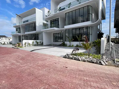 5 Bedroom Detached Duplex — Lekki, Lagos