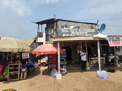 Spacious Shop with Store — Lagos - Ibadan Toll Gate Motor Park, Ibadan, Oyo