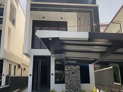 5 Bedroom Detached House — Lekki, Lagos
