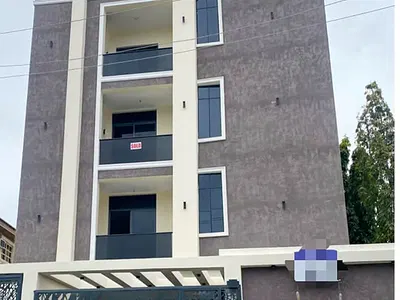 Serviced 2 Bedroom Apartment with Fitted Kitchen & Elevator — Off Admiralty Way, Lekki Phase 1, Lekki, Lagos