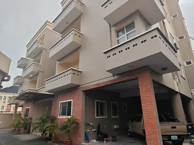 Fully Service 1 Bedroom Flat with Excellent Facilities — Dideolu Estate, Lekki Phase 1, Lekki, Lagos