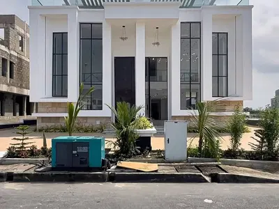 5 Bedroom Detached Duplex (Commercial and Residential) — Lekki Phase 1, Lekki, Lagos