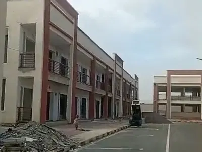 Shop -- 32SQM — Airport Road, Behind Shoprite, Lugbe District, Abuja