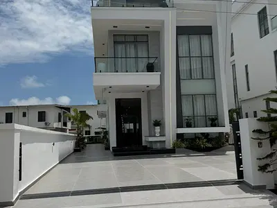5 Bedroom Detached House with Fitted Kitchen — Osapa, Lekki, Lagos