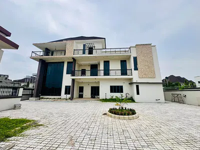 Well Finished 5 Bedroom Detached Duplex + BQ — Guzape District, Abuja