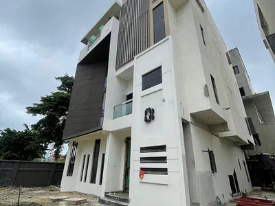 Luxurious 6-Bedroom Detached Duplex — Ikoyi, Lagos