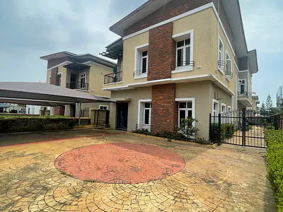 5 Bedroom Detached House — Carlton Gate Estate, Lekki, Lagos