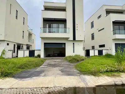 5 Bedroom Fully Detached House — Melrose Park Estate, VGC, Lekki, Lagos
