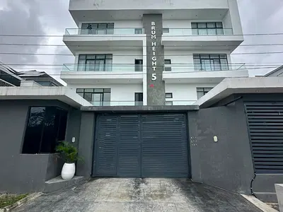Spaciously Clean 2 Bedroom Apartment, Pool and Gym Etc — Lekki, Lagos