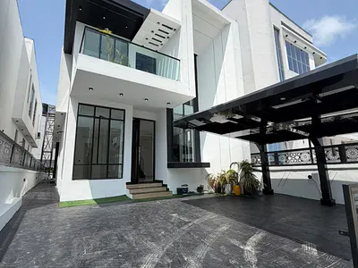 Luxury 5-Bedroom Fully Detached Duplex with BQ & Swimming Pool — Lekki, Lagos