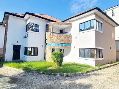 Newly Renovated 3 Bedroom Flat — Lekki, Lagos