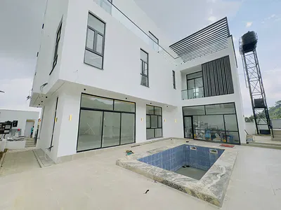 Newly Built 7 Bedroom Detached Duplex+bq, Pool, Gym&green Area — Guzape District, Abuja
