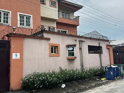 Spacious 3 Bedroom Apartment — Abraham Adesanya Axis, Lekki Phase 2, Lekki, Lagos