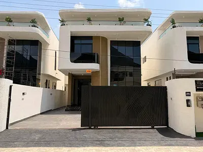 Luxury 5 Bedroom Detached House with Swimming Pool and Boys Quarter — Lekki, Lagos