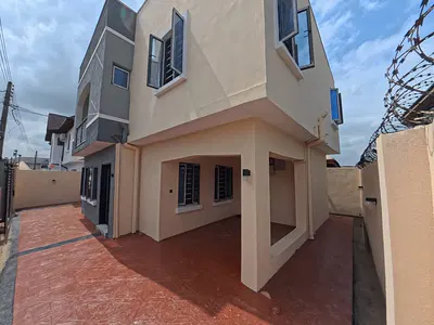 Newly Built Fully Detached 3 Bedroom Duplex — Magboro, Ogun
