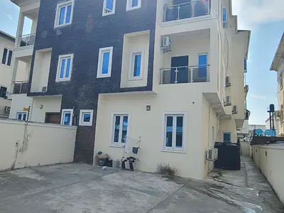 3 Bedroom Flat Upstairs — Lekki, Lagos