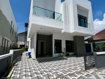5 Bedroom Detached Duplex — Lekki, Lagos
