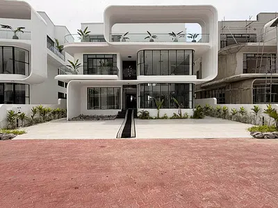 Luxury 5 Bedroom Detached House with Pool, Gym, Cinema and Elevator — Osapa, Lekki, Lagos