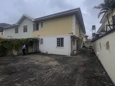 3 Bedroom Apartment with BQ — Lekki Phase 1, Lekki, Lagos