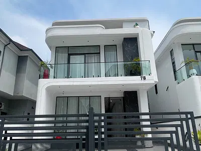 5 Bedroom Detached Duplex — Exceptional, Well Decorated 5 Bedroom Detached Duplex Harris Drive, VGC, Lekki, Lagos