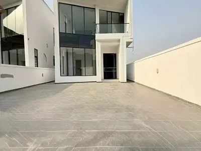 Contemporary 5 Bedroom Detached House with Pool & BQ — Chevron Tollgate, Lekki, Lagos