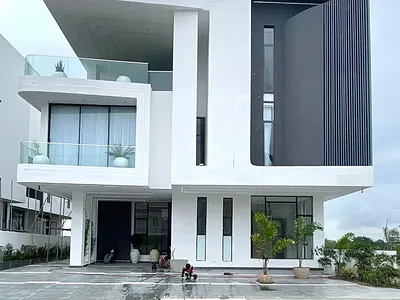 6 Bedroom House — Lekki, Lagos
