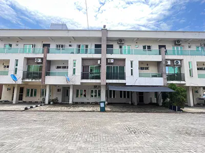 4 Bedroom Maisonette with Spacious Rooms — Chevron, Lekki, Lagos