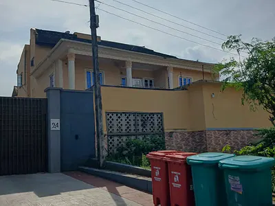 6 Bedroom Detached Duplex on 738SQM with C of O. — PSSDC Road, Magodo Phase 2, Magodo, Lagos