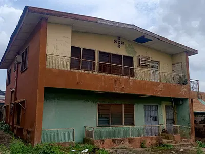 2 Units of 2 Bedroom Flats - Property with Excellent Remodelling Poten — Ibadan, Oyo
