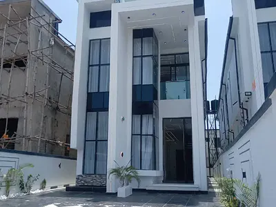 5 Bedroom Detached Duplex with Governor's Consent — Lekki, Lagos