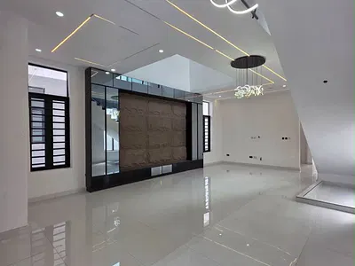 5 Bedroom House with Swimming Pool — Lekki, Lagos