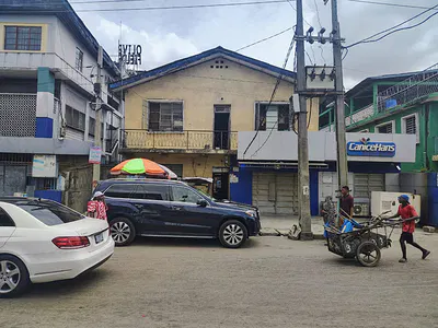 Block of Flats for Commercial Use — Akinhanmi Street, Surulere, Lagos