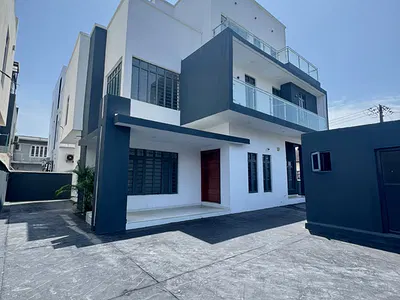 5 Bedroom Detached Duplex — Lekki, Lagos