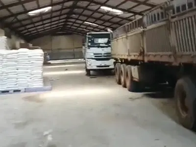 Warehouse 16,800FT2 @ Surulere. Self Compound @ N5000/FT2 — Surulere, Lagos