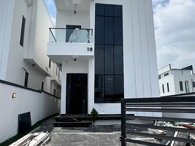 5 Bedroom Fully Detached Duplex — Hampton Lake Off Chevron Drive, Lekki Phase 1, Lekki, Lagos