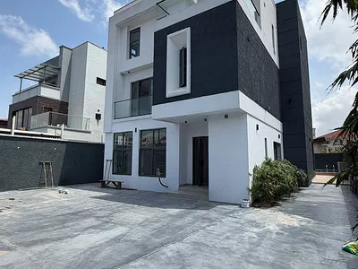 Exclusive 5 Bedroom Detached Duplex with Swimming Pool — Ikoyi, Lagos