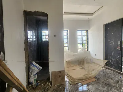 2 Bedroom Flat Available in a Good Area — Yaba, Lagos