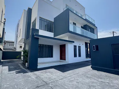 Beautiful 5 Bedroom Detached Duplex with 2 BQ — U3 Estate, Lekki Phase 1, Lekki, Lagos
