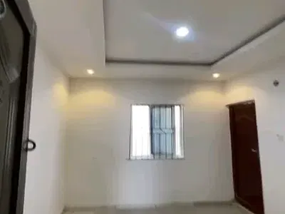 Executive Roomself Apartment — Off Market Street, Shomolu, Lagos