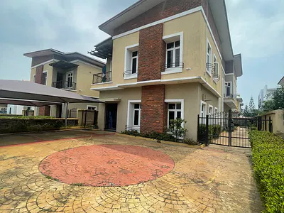 5 Bedroom Detached House — Lekki, Lagos
