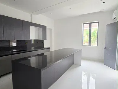 Luxury 5-Bedroom Fully Detached Duplex with BQ — Ikoyi, Lagos