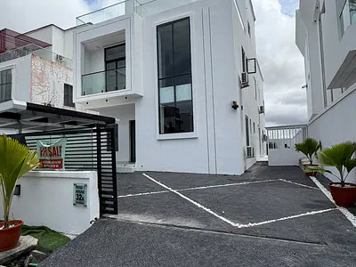 5 Bedroom Detached Duplex with Swimming Pool — Lekki, Lagos