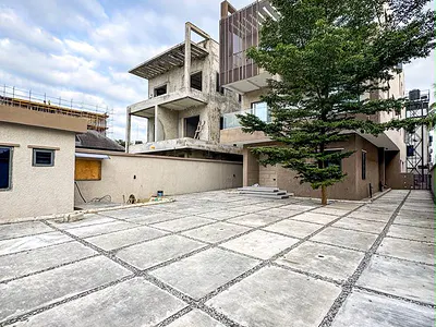Exquisite 5-Bedroom Fully Detached Duplex with 2 BQ, Pool — Lekki Phase 1, Lekki, Lagos